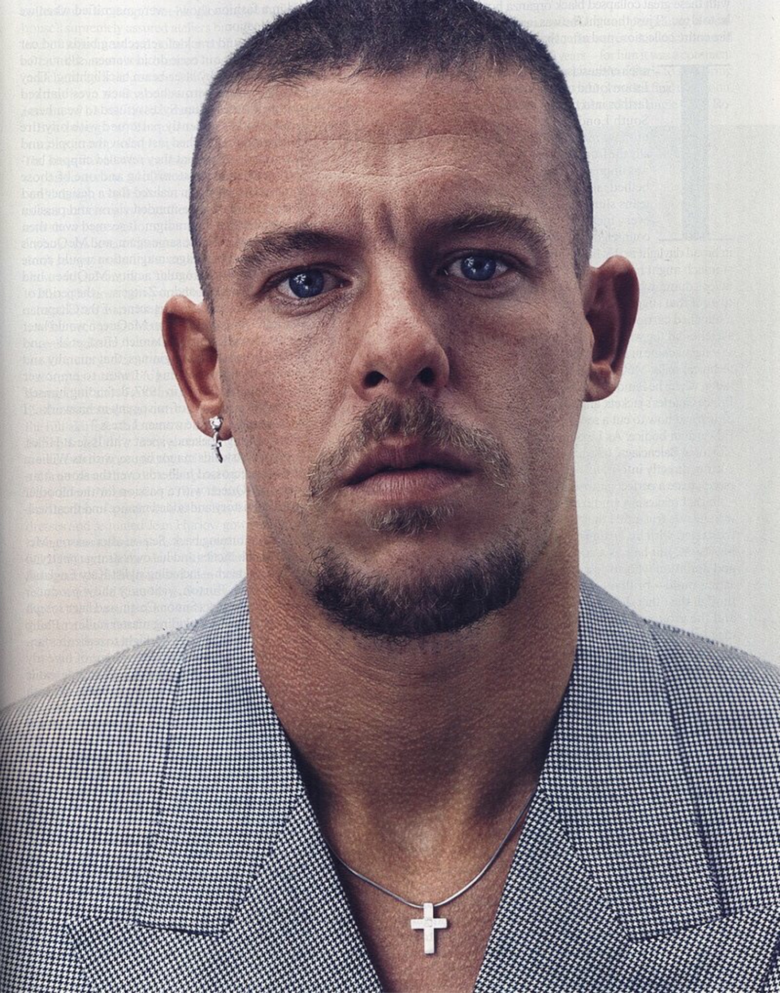 ALEXANDER McQUEEN: BIOGRAFÍA - Enrique Ortega Burgos